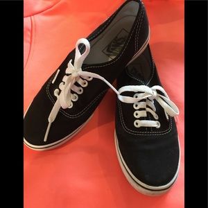 Women’s Size 6 Vans Lo Pro Sneakers